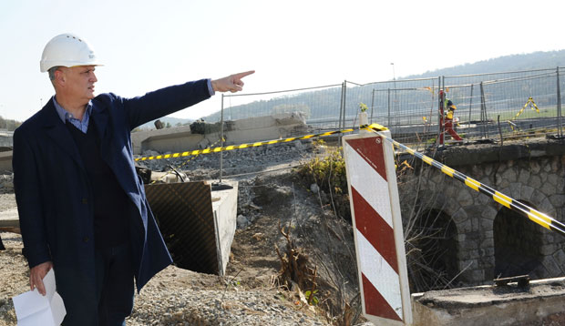 Весић: Следеће године трамвајем преко Моста на Ади