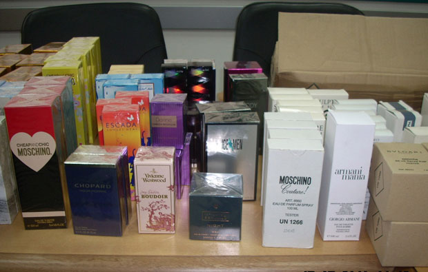 На Келебији заплењени парфеми вредни 2.000 евра