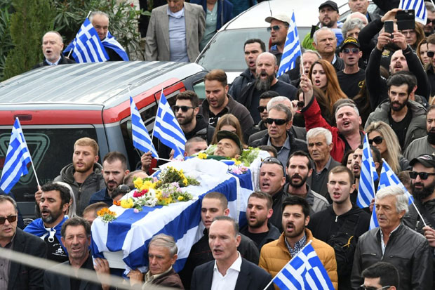 На сахрани Грка у Албанији 2.000 људи