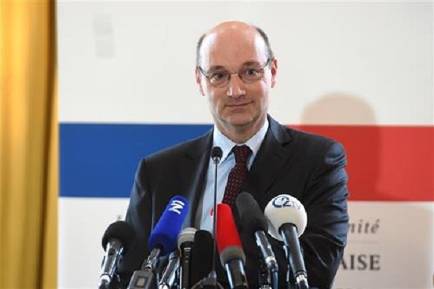 Мондолони: Захвални смо Вучићу што долази у Париз