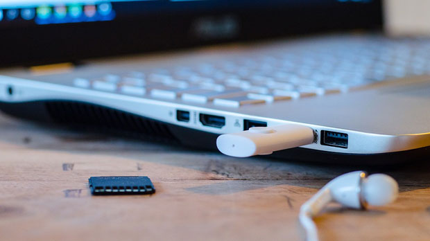 КРИВИЧНА НОВЉАНИНУ: Детету (11) слао порно снимке