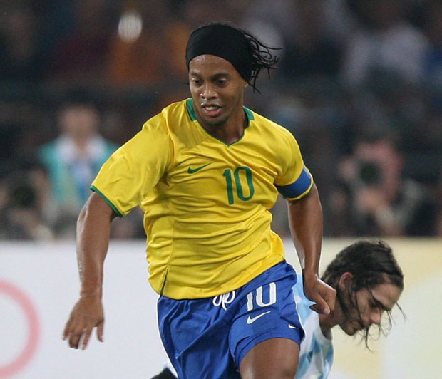 ЖИВОТ БЕЗ ОСМЕХА КАО ФУДБАЛ  БЕЗ ЛОПТЕ: “Новости” провеле дан у Београду са легендарним Роналдињом