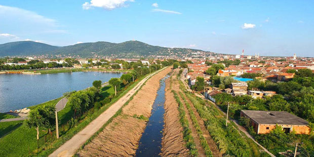 Вршац: Бетонирају корито Месића