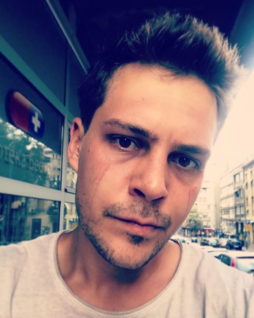 ДЕВОЈКА ЈАВНО НАПИСАЛА БИКОВИЋУ: Силуј ме; Његов одговор је постао хит на интернету 