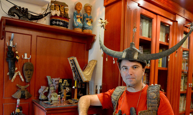 Виктор Лазић учествовао у необичним обичајима у Индонезији