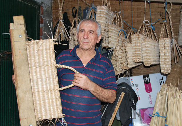 Асуре допуњују буџет