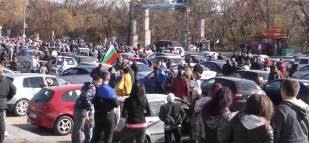  Хиљаде Бугара блокирало путеве због цена горива, пореза... (ВИДЕО)