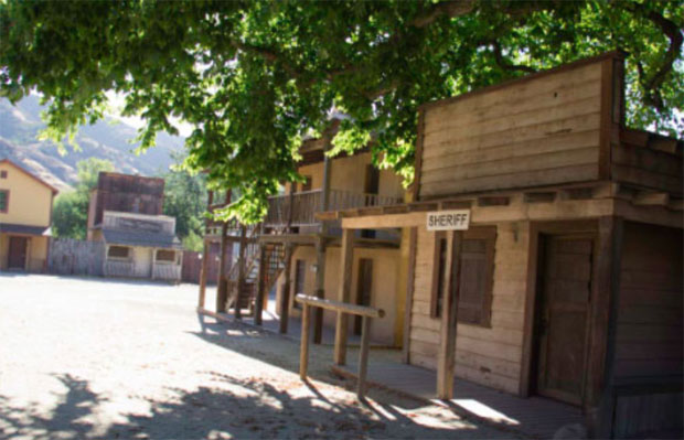 У калифорнијским пожарима страдао и сет серије Westworld