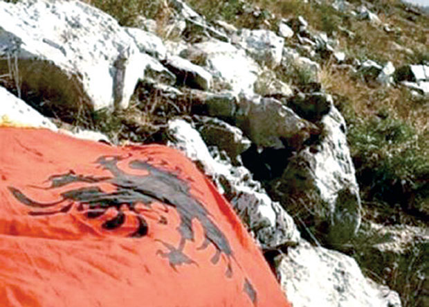 ОРАО УМЕСТО МАРШАЛА: Изнад Тузи Албанци уклонили Титово име