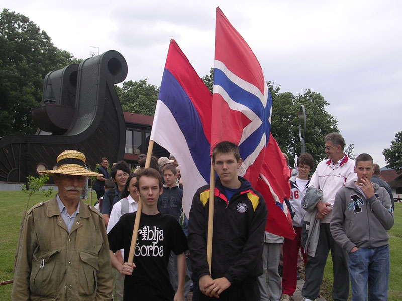 Симбол два народа неће ићи на добош!