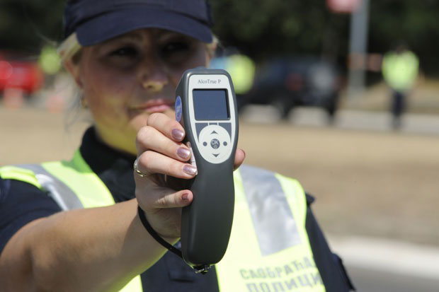 РЕКОРДЕРИ У ВОЖЊИ У АЛКОХОЛИСАНОМ СТАЊУ: По гасу, под гасом