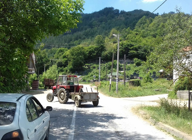 Мештанин чувао аутоматску пушку и бојеву муницију