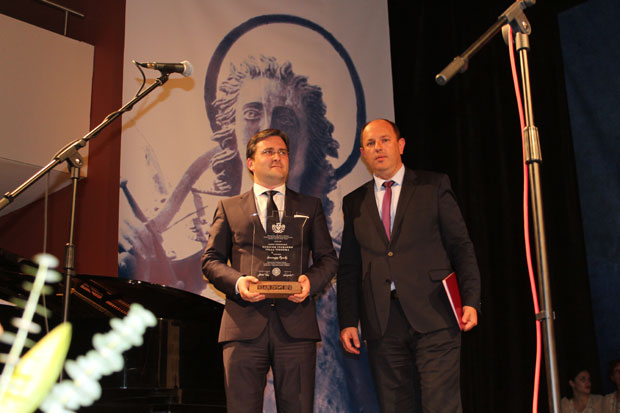 Вучић почасни грађанин Требиња