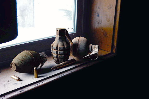 Двоје деце повређено у експлозији ручне бомбе у Кистању код Книна