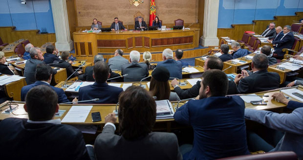 ОДВЕЗАНЕ РУКЕ ДРЖАВИ: Одузимају својину по хитном поступку