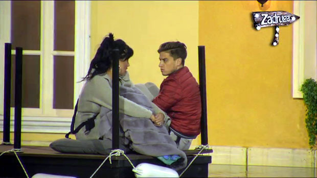 ВЕЗА САМО ШТО ИМ НИЈЕ ПУКЛА! Александра Суботић ван себе, приметила да је Давид опчињен Аном Кораћ: Показало си право лице (ВИДЕО)