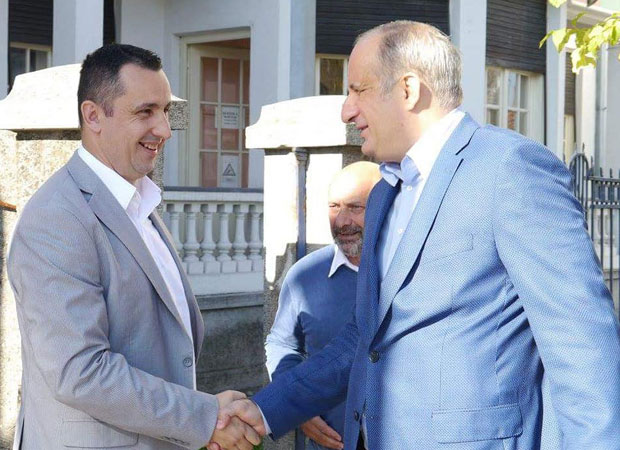 СМЕЊЕН ВРХ ПАРАЋИНСКОГ СНС: Трочлано повереништво више не функционише