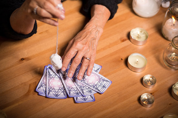 УХАПШЕНЕ 22 ОСОБЕ: Узела злато да скине магију