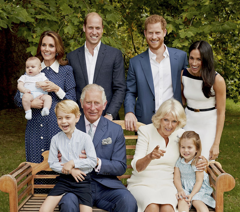 ПРВИ ПУТ НА СЛИЦИ СА ЦЕЛОМ ПОРОДИЦОМ: Принц Чарлс напунио 70 година