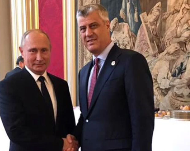 У Приштини осванули графити Тачија и Путина са политичком поруком 