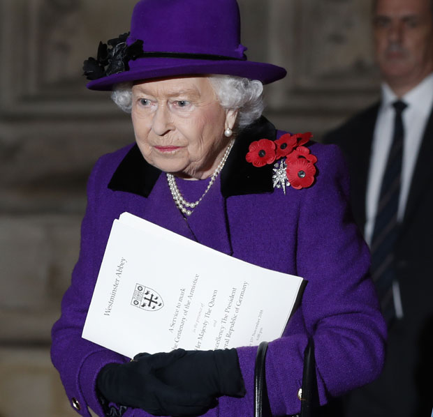 НЕОБИЧНЕ НАВИКЕ У ИСХРАНИ КРАЉИЦЕ ЕЛИЗАБЕТЕ ДРУГЕ: Банана уз нож и виљушку