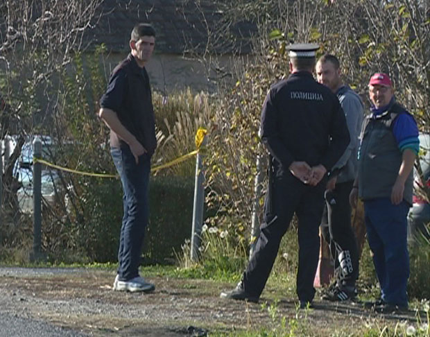 СТРАВИЧАН ЗЛОЧИН ПОТРЕСАО ПЕЛАГИЋЕВО: Убио супругу па себе, син их пронашао мртве!