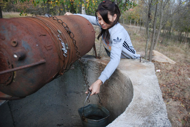 МУКЕ ПОРОДИЦЕ КРСТОЈЕВИЋ: Бунар близу, чесма сува 