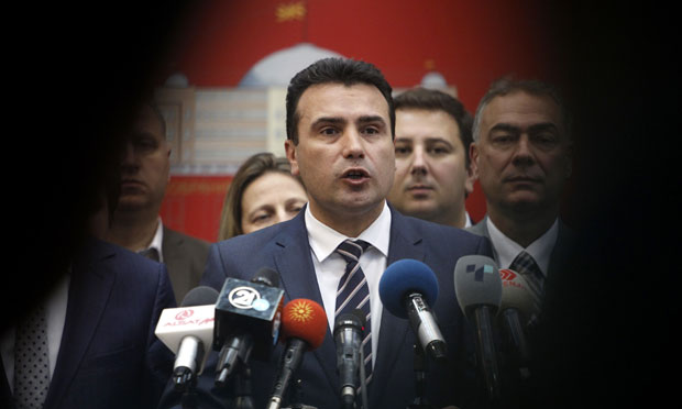 Заев јавно пита – бег или отмица?