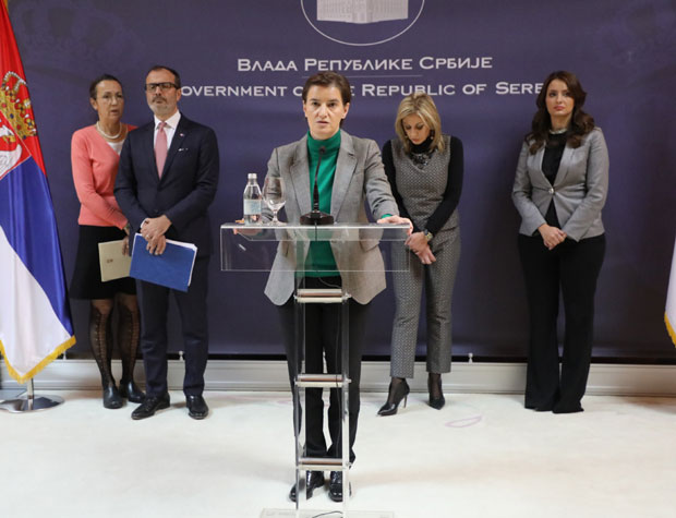 БРНАБИЋ ПОРУЧИЛА АМБАСАДОРИМА ЕУ: Забринута сам због ситуације на Космету; Нећу да коментаришем изјаве из Сарајева