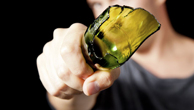 ТУЧА НА БОГОСЛОВИЈИ: Мушкарци се секли флашама, један задобио тешке повреде