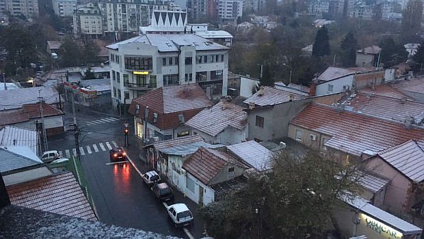 ЗАБЕЛЕЛА СЕ ПРЕСТОНИЦА: Пао први снег у Београду