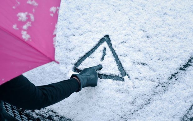 МЕТЕОРОЛОЗИ УПОЗОРАВАЈУ:  Од ноћас до среде снег, ледена киша, олујни ветар