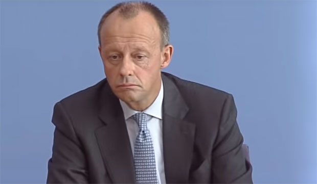 Парајлија води ЦДУ?