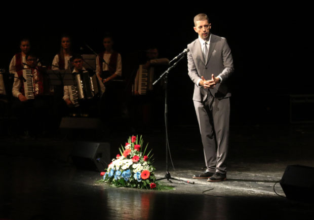 Ђурић: Политика Србије је помоћ Србима свима и свуда