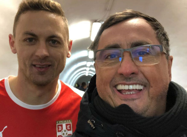СЕЛФИ ВОЈЕ НЕДЕЉКОВИЋА СА ФУДБАЛСКИМ АСОМ: Ко има Немању, нема проблема