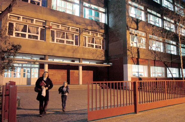 Под кључем док трају часови