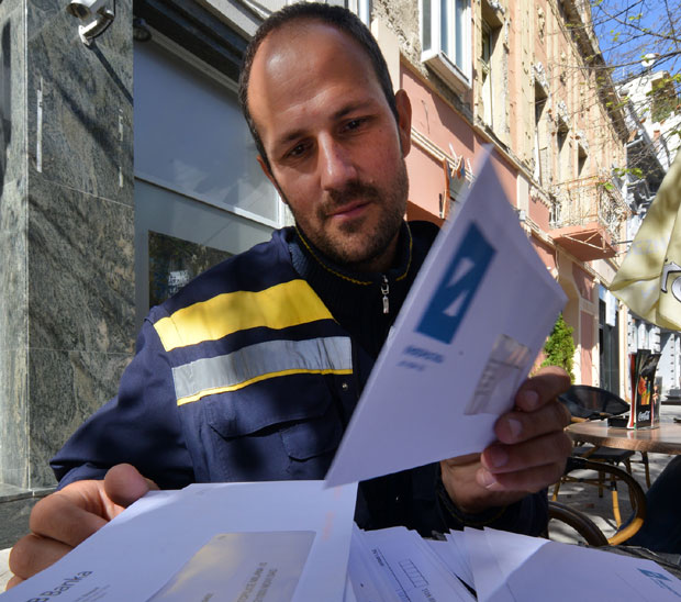 Поштар са два факултета