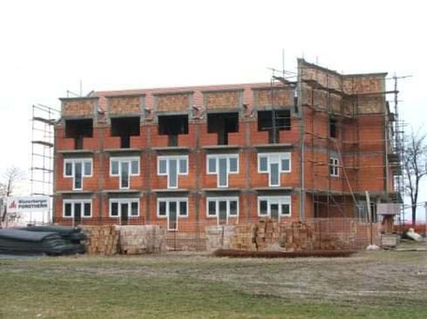 Бачка Топола: Ђачки дом се зида из две касе