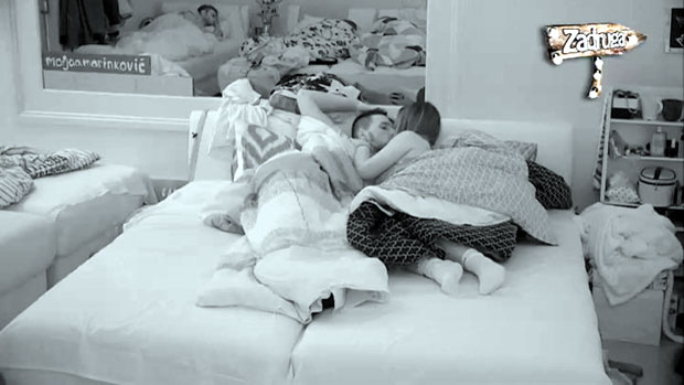 ШТА ЋЕ МАРИЈА КУЛИЋ РЕЋИ НА ОВО? Миљана и Зола у налету страсти заборавили на камере, све прштало од њихових пољубаца! (ВИДЕО)