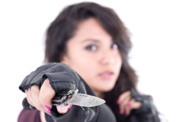 ДРАМАТИЧНО ХАПШЕЊЕ ПРЕ ИНАУГУРАЦИЈЕ ЖЕЉКЕ ЦВИЈАНОВИЋ: Малолетница с ножем у руци кренула ка висoким делегацијама