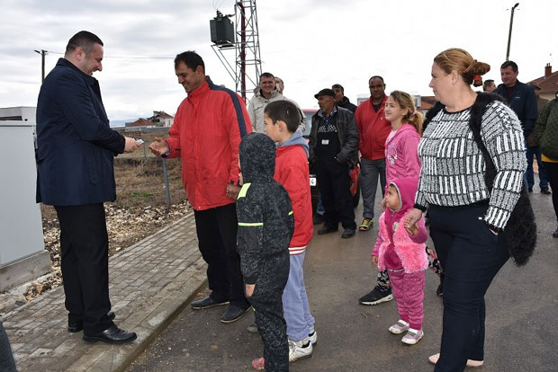 ЗА НОВУ И БОЉУ БУДУЋНОСТ: Председник општине Грачаница уручио кључеве станова социјално угроженим и младим брачним паровима