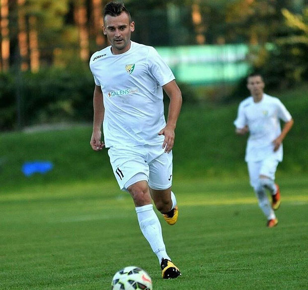 ПОСЛЕ БРУТАЛНОГ НАПАДА: Претучени фудбалер у вештачкој коми, узнемирани грађани протестују