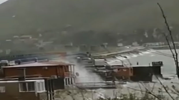 Обилне поплаве донеле невоље становницима приморских градова у Црној Гори, поплављене улице у Подгорици