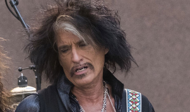 Џо Пери отказао турнеју, следећи наступ са „Аеросмитом“ 