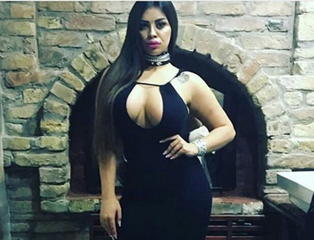 МИСЛИЛА ДА ЈЕ НЕ СНИМА КАМЕРА: Зерина Хећо показала груди (ВИДЕО)