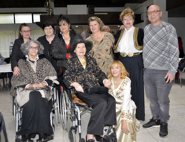 Ђерданке расплакале Миру 
