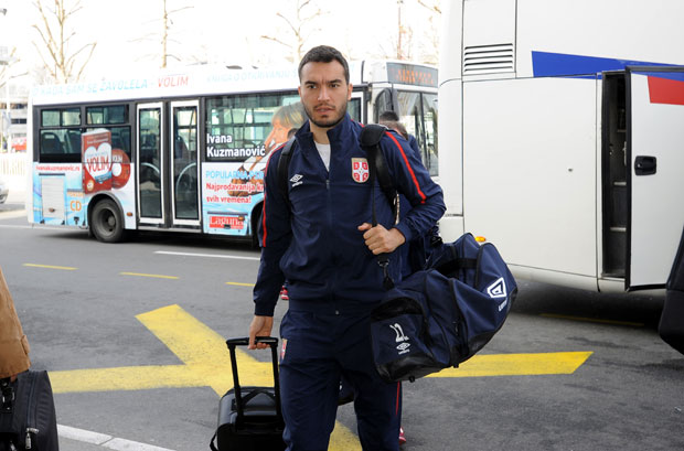 ОБРАДОВИЋ У ДУГОВИМА: Позајмљује паре од саиграча да би преживео