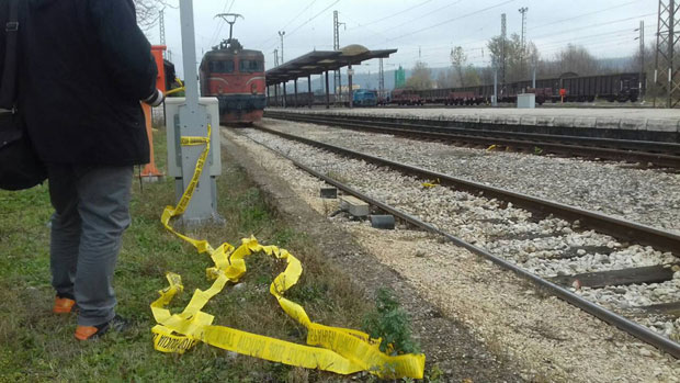 НЕСВАКИДАШЊА ТРАГЕДИЈА: Заспао на прузи и воз га прегазио