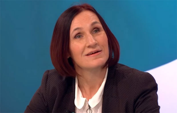 БИВШИ МУЖ КАЖЕ ДА ЈОЈ ЈЕ ИСПРАН МОЗАК: Мајка деветоро деце побегла са љубавником и прешла у ислам