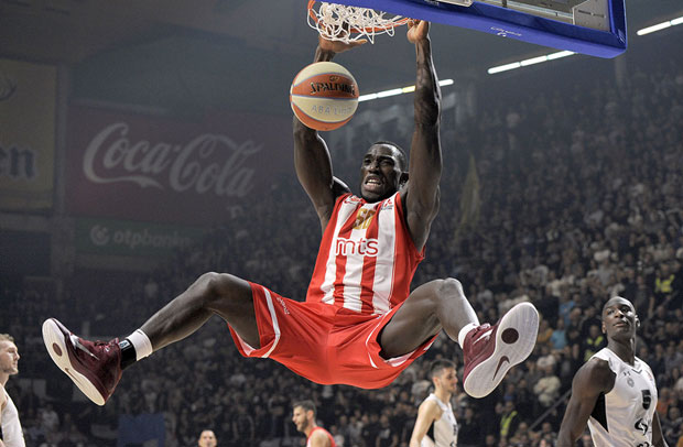 ЗВЕЗДИ ПРВИ ДЕРБИ У СЕЗОНУ: Регленд и Пепероглу показали класу и срушили Партизан